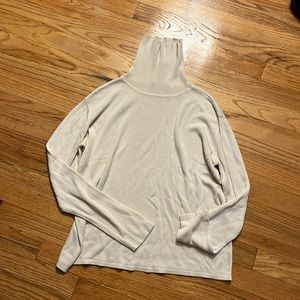 August Silk cream silk turtleneck- size large